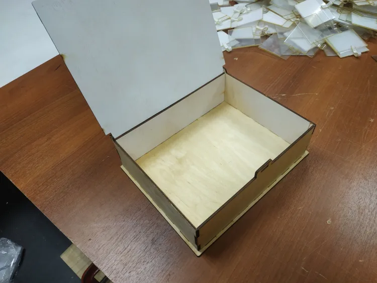 Коробка с крышкой: макет из плоских деталей CDR