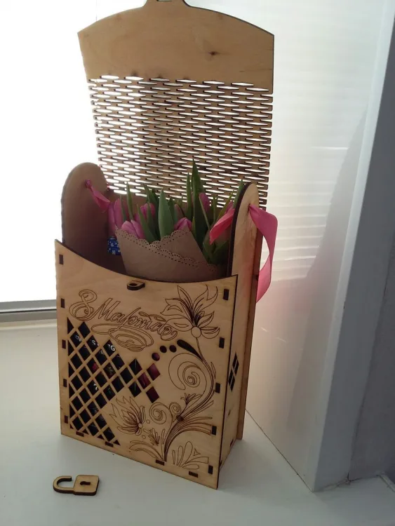Коробка для вина,цветов 8 Марта