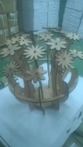 Фанерный цветы