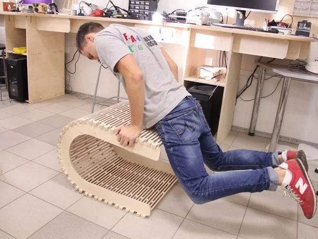 Стул гибкий из фанеры