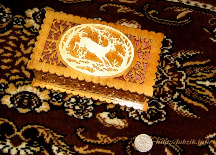 Шкатулка с оленем