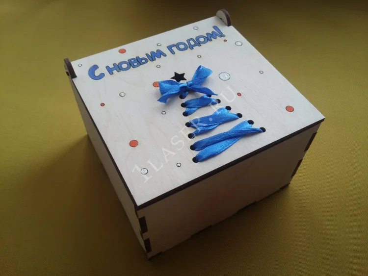 Коробка новогодняя