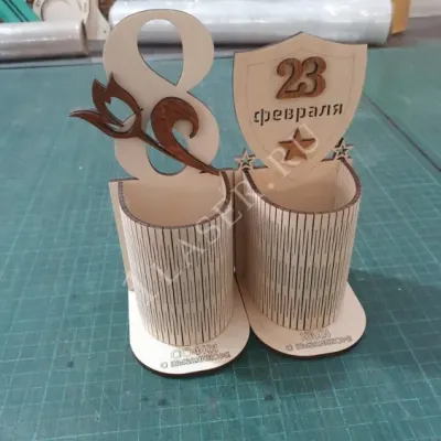 Праздничная карандашница
