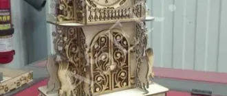 Часы с орлами