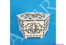 Шкатулка шестигранная с узором и вензелями