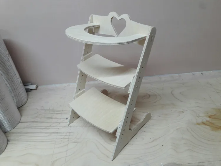 Стул для куклы