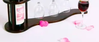 Стильный держатель для бокалов и бутылки вина