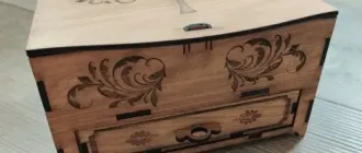 Шкатулка с выдвижным ящиком