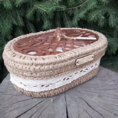 Хлебница с крышкой