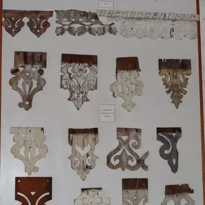Старинные карнизы