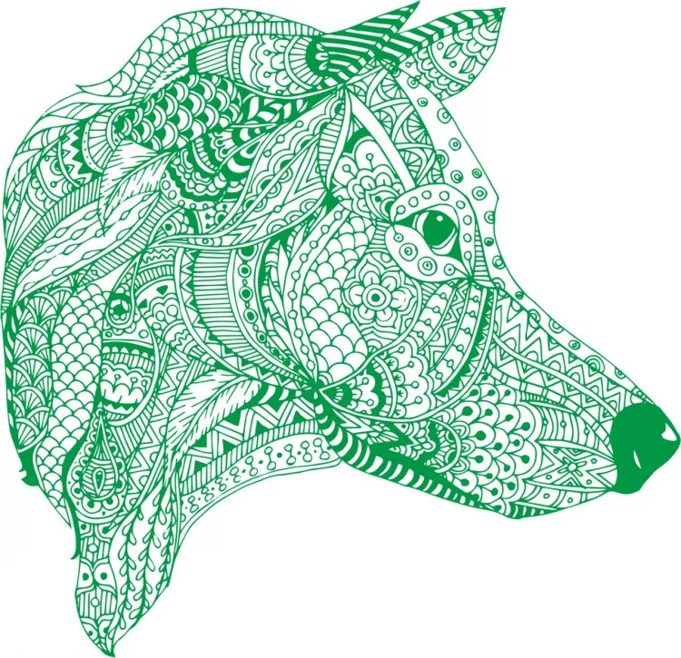 Собака в стиле бохо: зеленый узор из цветов и перьев