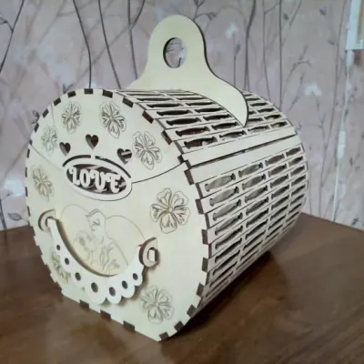 Круглая шкатулка с замком