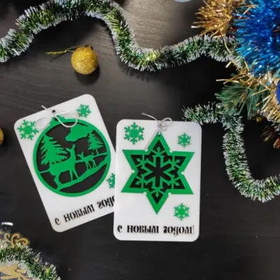 Новогодние игрушки и открытки на елку