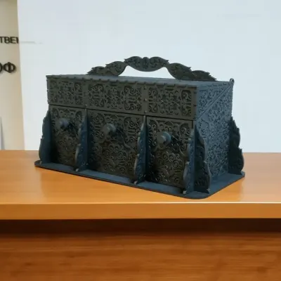 Очень красивая шкатулка с ручкой