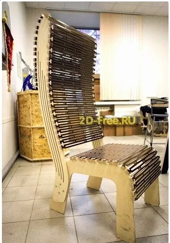 Стул со спинкой