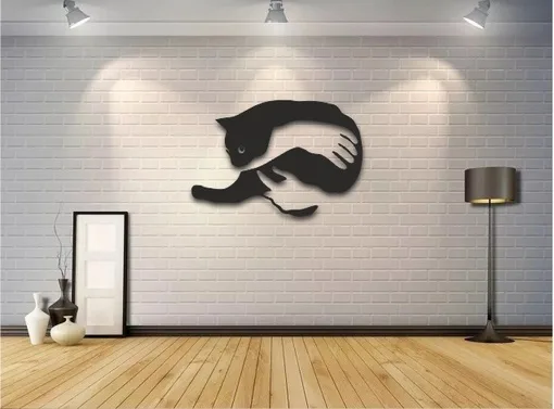 Оригинальное панно с котиком на руках